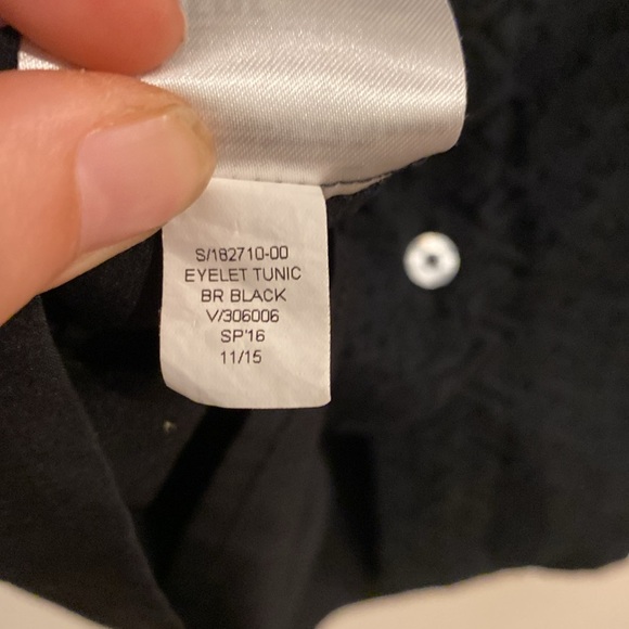 Banana Republic, Sleeveless Eyelet Tunic Size Small in Black, with Camisole ￼ - Picture 8 of 11